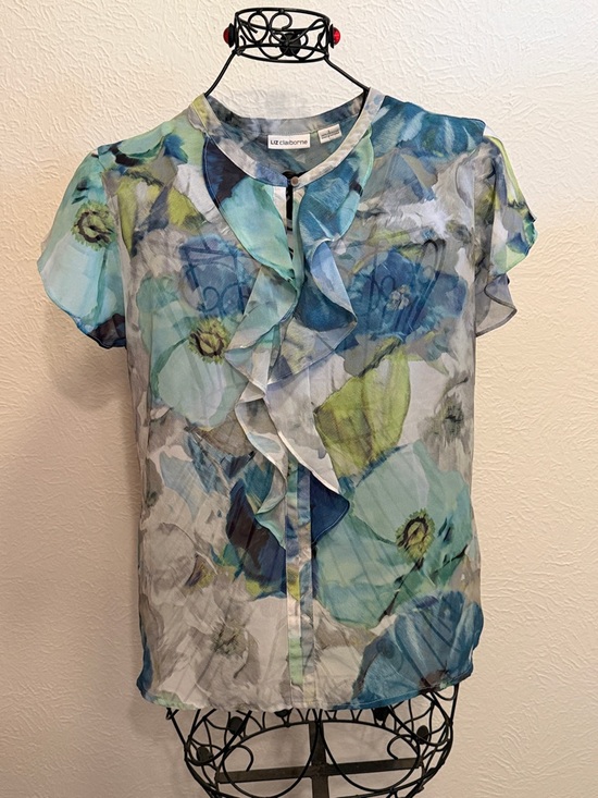 Liz Claiborne Tops - 🚙🚙🚙BOGOHO🚙🚙🚙Liz Claiborne Blue & Green Floral Ruffle Front Blouse-Large